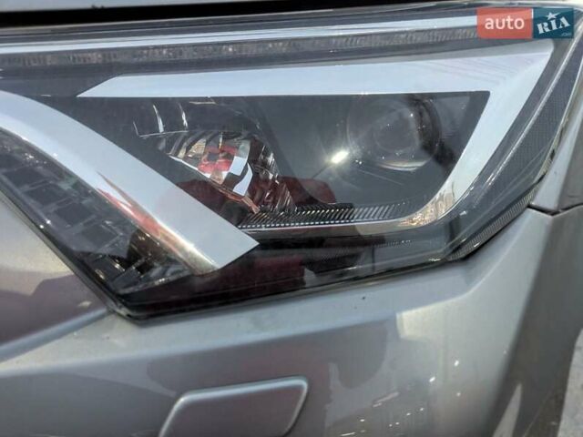 Серый Тойота РАВ 4, объемом двигателя 2.49 л и пробегом 167 тыс. км за 21200 $, фото 3 на Automoto.ua