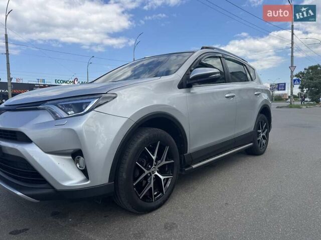 Тойота РАВ 4 2016 у Києві на Automoto.ua Сірий Тойота РАВ 4, об'ємом двигуна 2.2 л та пробігом 148 тис. км за 25500 $, фото 1 на Automoto.ua
