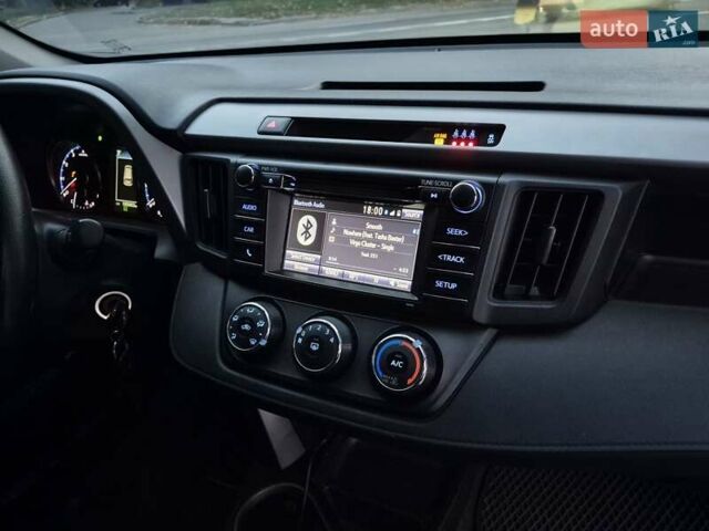 Тойота РАВ 4 2016 в Днепре (Днепропетровске) на Automoto.ua Серый Тойота РАВ 4, объемом двигателя 2.49 л и пробегом 105 тыс. км за 17200 $, фото 14 на Automoto.ua