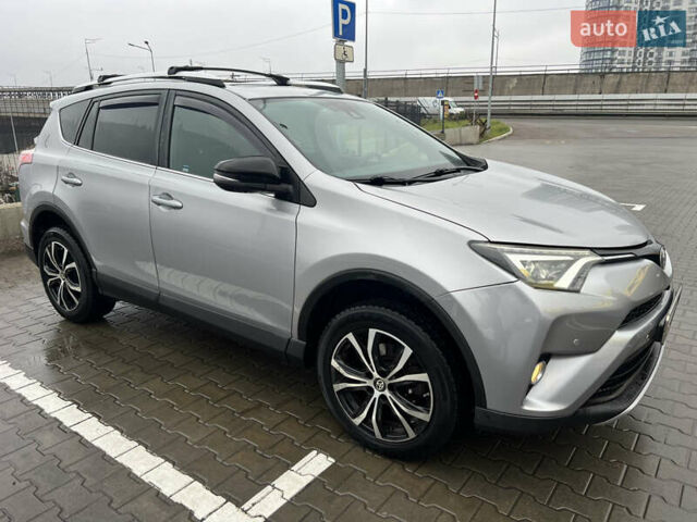 Серый Тойота РАВ 4, объемом двигателя 2.49 л и пробегом 74 тыс. км за 17120 $, фото 2 на Automoto.ua