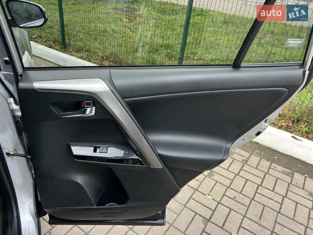 Серый Тойота РАВ 4, объемом двигателя 2.49 л и пробегом 139 тыс. км за 21900 $, фото 35 на Automoto.ua