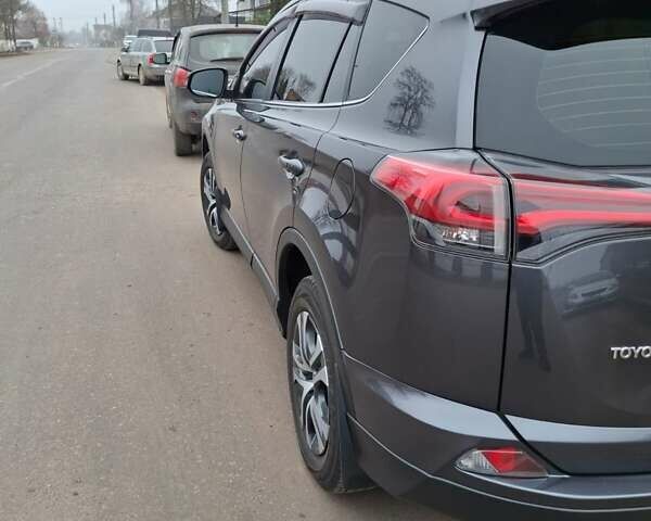 Сірий Тойота РАВ 4, об'ємом двигуна 1.99 л та пробігом 33 тис. км за 18800 $, фото 3 на Automoto.ua