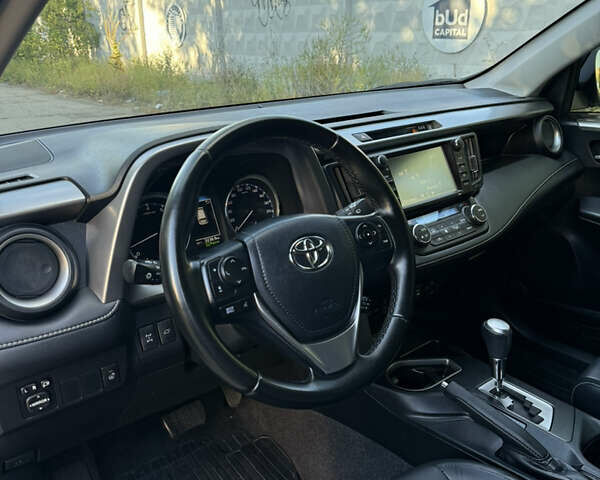 Сірий Тойота РАВ 4, об'ємом двигуна 1.99 л та пробігом 71 тис. км за 28000 $, фото 21 на Automoto.ua