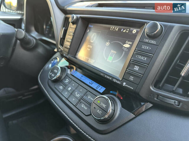 Тойота РАВ 4 2016 в Умани на Automoto.ua Серый Тойота РАВ 4, объемом двигателя 2.49 л и пробегом 144 тыс. км за 19950 $, фото 63 на Automoto.ua