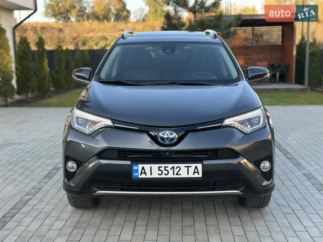 Тойота РАВ 4 2016 в Умани на Automoto.ua Серый Тойота РАВ 4, объемом двигателя 2.49 л и пробегом 144 тыс. км за 19950 $, фото 3 на Automoto.ua