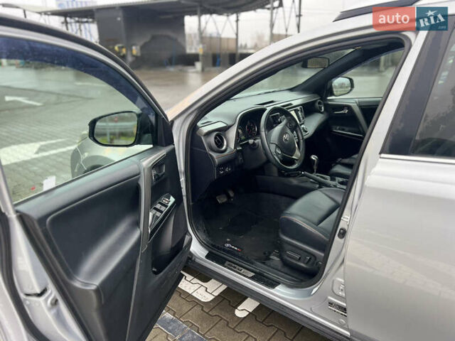 Серый Тойота РАВ 4, объемом двигателя 2.49 л и пробегом 74 тыс. км за 17120 $, фото 5 на Automoto.ua
