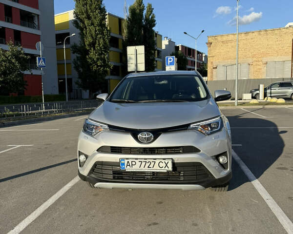 Сірий Тойота РАВ 4, об'ємом двигуна 1.99 л та пробігом 71 тис. км за 28000 $, фото 7 на Automoto.ua