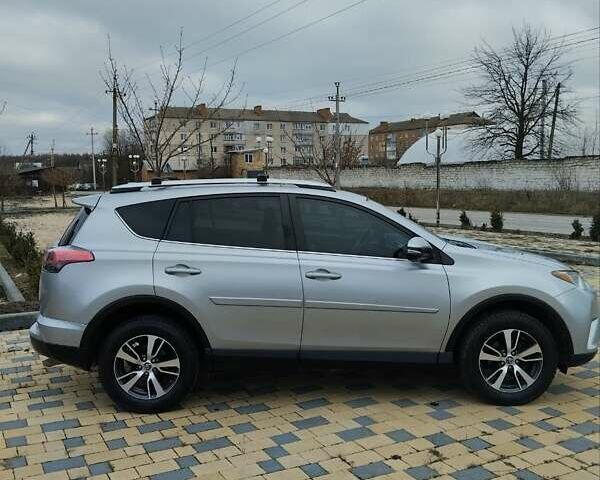 Сірий Тойота РАВ 4, об'ємом двигуна 2.49 л та пробігом 264 тис. км за 15300 $, фото 3 на Automoto.ua