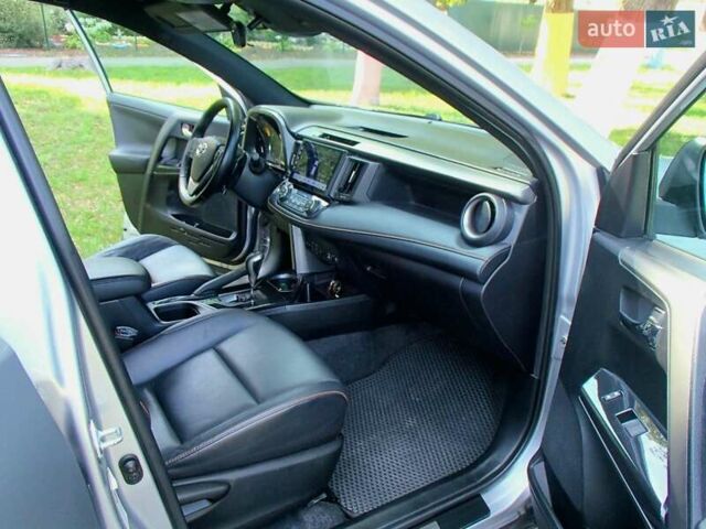 Тойота РАВ 4 2016 в Харькове на Automoto.ua Серый Тойота РАВ 4, объемом двигателя 2.49 л и пробегом 138 тыс. км за 19800 $, фото 18 на Automoto.ua