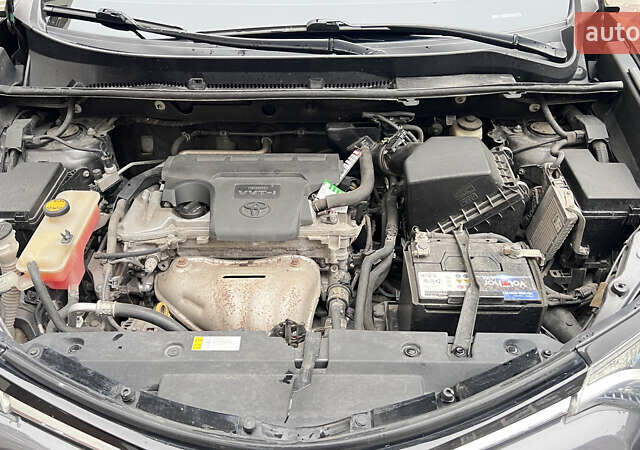 Сірий Тойота РАВ 4, об'ємом двигуна 2.49 л та пробігом 175 тис. км за 18200 $, фото 13 на Automoto.ua