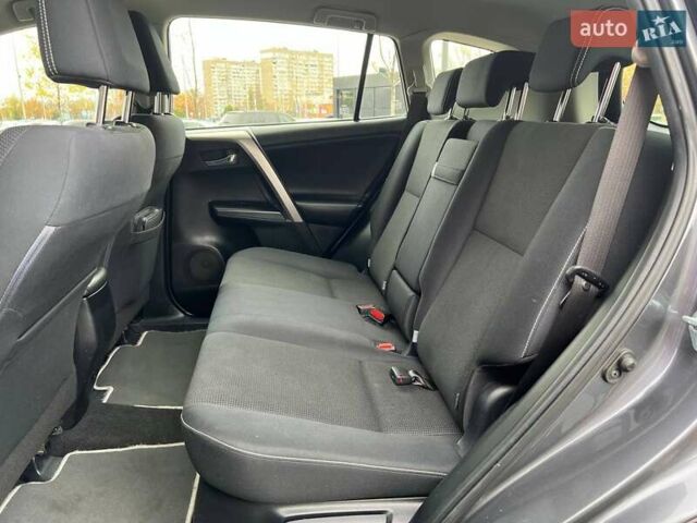 Серый Тойота РАВ 4, объемом двигателя 2.49 л и пробегом 145 тыс. км за 23990 $, фото 11 на Automoto.ua