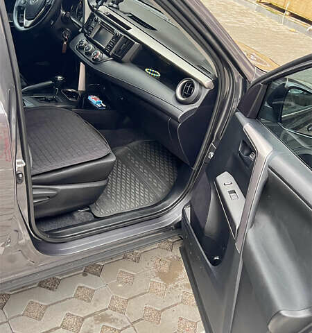 Сірий Тойота РАВ 4, об'ємом двигуна 2.49 л та пробігом 175 тис. км за 18200 $, фото 6 на Automoto.ua