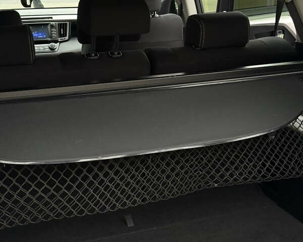 Серый Тойота РАВ 4, объемом двигателя 2.23 л и пробегом 173 тыс. км за 19900 $, фото 21 на Automoto.ua