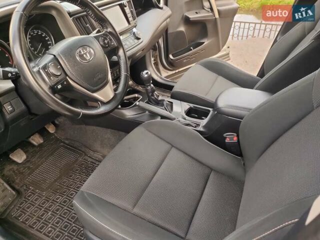 Сірий Тойота РАВ 4, об'ємом двигуна 2.23 л та пробігом 156 тис. км за 19650 $, фото 5 на Automoto.ua