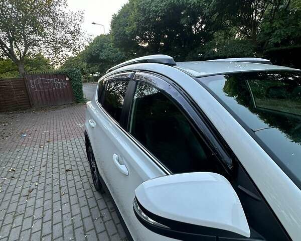 Тойота РАВ 4 2017 в Киеве на Automoto.ua Серый Тойота РАВ 4, объемом двигателя 2.23 л и пробегом 180 тыс. км за 22500 $, фото 3 на Automoto.ua