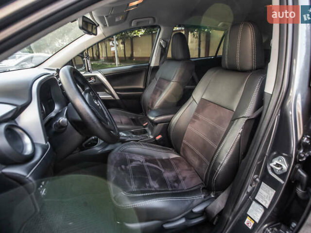 Сірий Тойота РАВ 4, об'ємом двигуна 2.23 л та пробігом 180 тис. км за 22490 $, фото 8 на Automoto.ua
