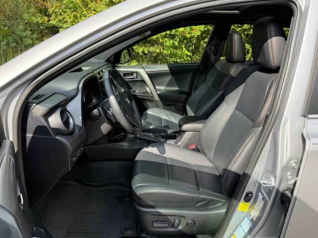 Тойота РАВ 4 2017 у Кривому Розі на Automoto.ua Сірий Тойота РАВ 4, об'ємом двигуна 2.5 л та пробігом 67 тис. км за 4500 $, фото 9 на Automoto.ua