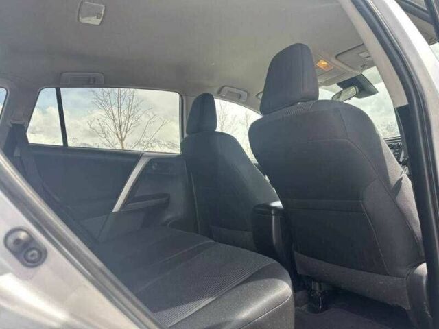 Тойота РАВ 4 2017 в Львове на Automoto.ua Серый Тойота РАВ 4, объемом двигателя 2.5 л и пробегом 87 тыс. км за 4900 $, фото 12 на Automoto.ua