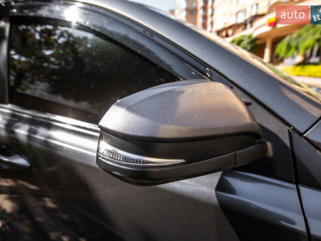 Тойота РАВ 4 2017 в Киеве на Automoto.ua Серый Тойота РАВ 4, объемом двигателя 2.23 л и пробегом 180 тыс. км за 23000 $, фото 19 на Automoto.ua