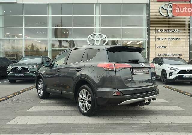 Серый Тойота РАВ 4, объемом двигателя 2.49 л и пробегом 155 тыс. км за 22748 $, фото 1 на Automoto.ua