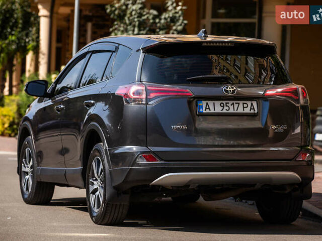 Тойота РАВ 4 2017 в Киеве на Automoto.ua Серый Тойота РАВ 4, объемом двигателя 2.23 л и пробегом 180 тыс. км за 23000 $, фото 27 на Automoto.ua