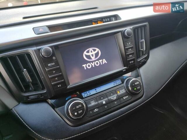 Сірий Тойота РАВ 4, об'ємом двигуна 2.23 л та пробігом 156 тис. км за 19650 $, фото 9 на Automoto.ua