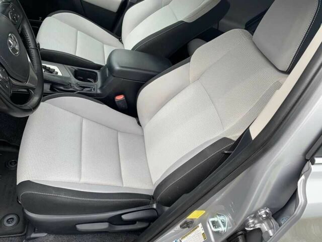 Тойота РАВ 4 2017 в Львове на Automoto.ua Серый Тойота РАВ 4, объемом двигателя 2.5 л и пробегом 60 тыс. км за 6900 $, фото 9 на Automoto.ua