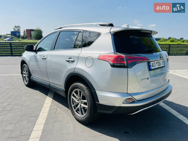 Сірий Тойота РАВ 4, об'ємом двигуна 2.49 л та пробігом 149 тис. км за 16300 $, фото 9 на Automoto.ua