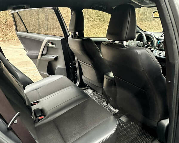 Серый Тойота РАВ 4, объемом двигателя 2.49 л и пробегом 109 тыс. км за 25500 $, фото 7 на Automoto.ua