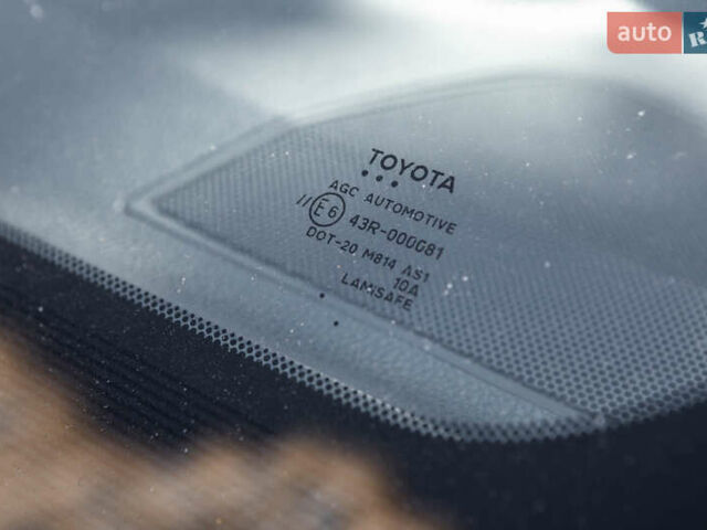 Сірий Тойота РАВ 4, об'ємом двигуна 2.23 л та пробігом 180 тис. км за 22490 $, фото 5 на Automoto.ua