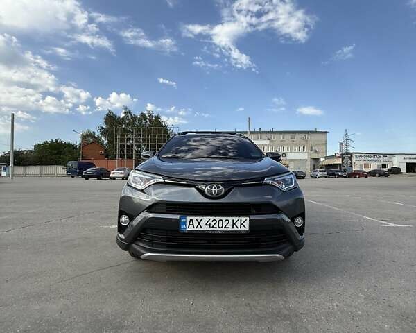 Тойота РАВ 4 2017 в Харькове на Automoto.ua Серый Тойота РАВ 4, объемом двигателя 2.49 л и пробегом 118 тыс. км за 22000 $, фото 1 на Automoto.ua