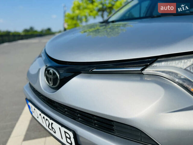 Сірий Тойота РАВ 4, об'ємом двигуна 2.49 л та пробігом 149 тис. км за 16300 $, фото 10 на Automoto.ua