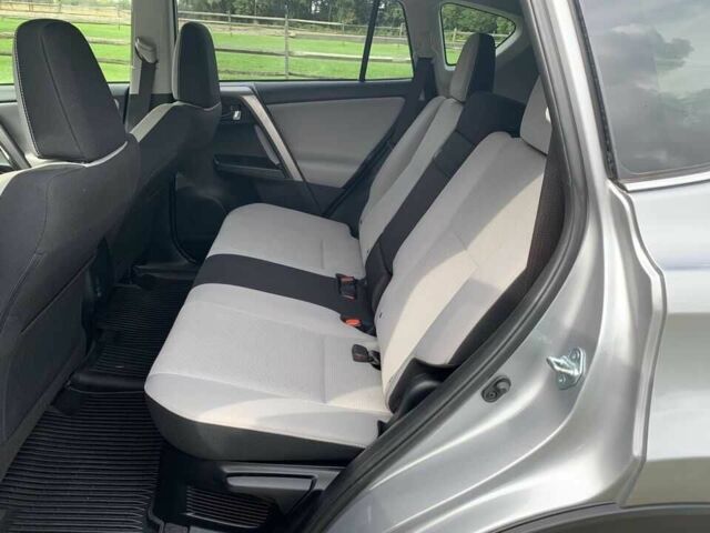 Тойота РАВ 4 2017 в Львове на Automoto.ua Серый Тойота РАВ 4, объемом двигателя 2.5 л и пробегом 60 тыс. км за 6900 $, фото 10 на Automoto.ua