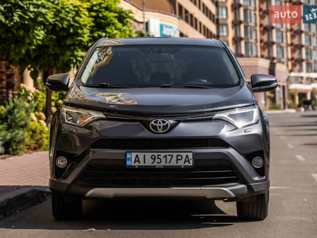 Тойота РАВ 4 2017 в Киеве на Automoto.ua Серый Тойота РАВ 4, объемом двигателя 2.23 л и пробегом 180 тыс. км за 23000 $, фото 25 на Automoto.ua