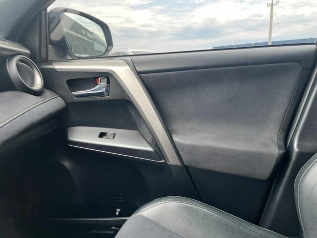 Тойота РАВ 4 2017 в Львове на Automoto.ua Серый Тойота РАВ 4, объемом двигателя 2.5 л и пробегом 143 тыс. км за 23990 $, фото 34 на Automoto.ua
