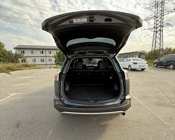 Тойота РАВ 4 2017 в Харькове на Automoto.ua Серый Тойота РАВ 4, объемом двигателя 2.49 л и пробегом 118 тыс. км за 22000 $, фото 29 на Automoto.ua
