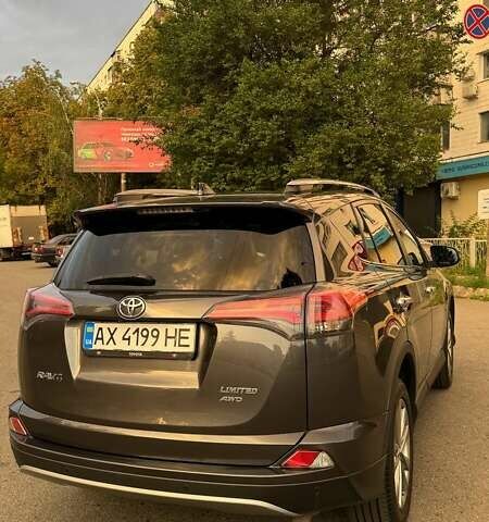 Сірий Тойота РАВ 4, об'ємом двигуна 2.49 л та пробігом 115 тис. км за 25500 $, фото 3 на Automoto.ua