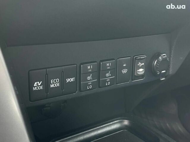 Тойота РАВ 4 2017 в Львове на Automoto.ua Серый Тойота РАВ 4, объемом двигателя 2.5 л и пробегом 143 тыс. км за 23990 $, фото 35 на Automoto.ua