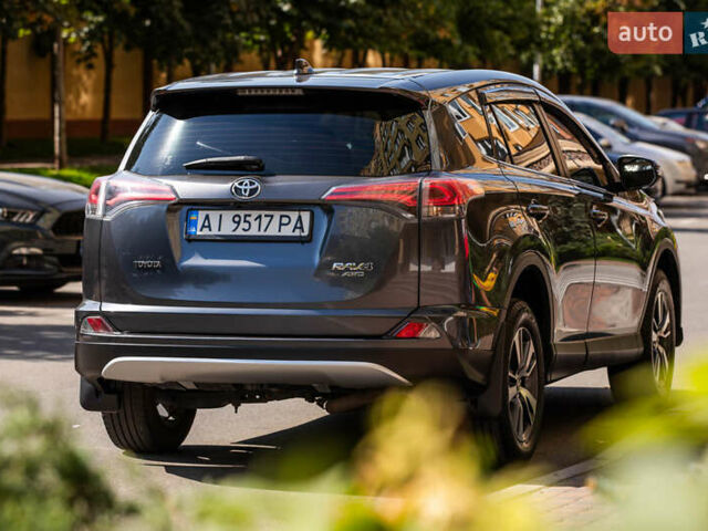Тойота РАВ 4 2017 в Киеве на Automoto.ua Серый Тойота РАВ 4, объемом двигателя 2.23 л и пробегом 180 тыс. км за 23000 $, фото 26 на Automoto.ua