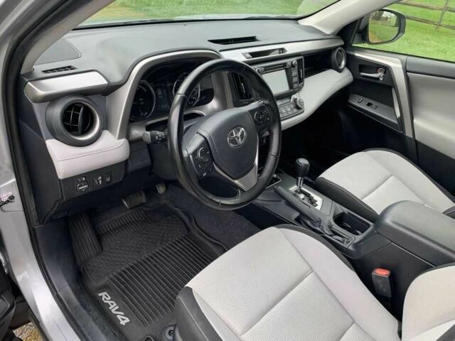 Тойота РАВ 4 2017 в Львове на Automoto.ua Серый Тойота РАВ 4, объемом двигателя 2.5 л и пробегом 60 тыс. км за 6900 $, фото 7 на Automoto.ua