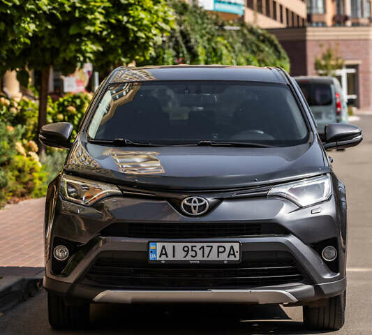 Сірий Тойота РАВ 4, об'ємом двигуна 2.23 л та пробігом 180 тис. км за 22490 $, фото 24 на Automoto.ua