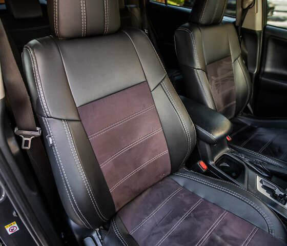 Сірий Тойота РАВ 4, об'ємом двигуна 2.23 л та пробігом 180 тис. км за 22490 $, фото 18 на Automoto.ua