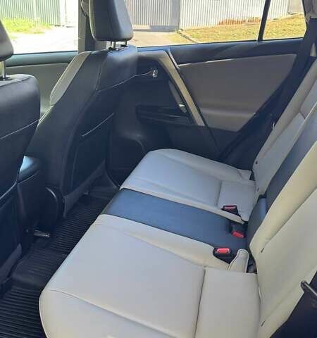 Сірий Тойота РАВ 4, об'ємом двигуна 2.49 л та пробігом 115 тис. км за 25500 $, фото 7 на Automoto.ua