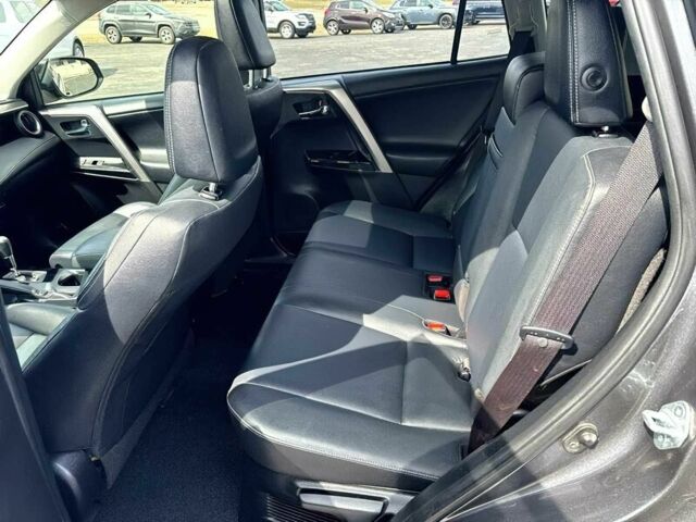 Тойота РАВ 4 2017 у Чернігові на Automoto.ua Сірий Тойота РАВ 4, об'ємом двигуна 2.5 л та пробігом 53 тис. км за 16400 $, фото 9 на Automoto.ua