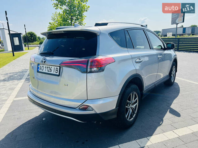 Сірий Тойота РАВ 4, об'ємом двигуна 2.49 л та пробігом 149 тис. км за 16300 $, фото 3 на Automoto.ua