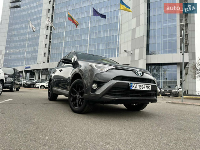 Серый Тойота РАВ 4, объемом двигателя 2.49 л и пробегом 109 тыс. км за 25500 $, фото 1 на Automoto.ua