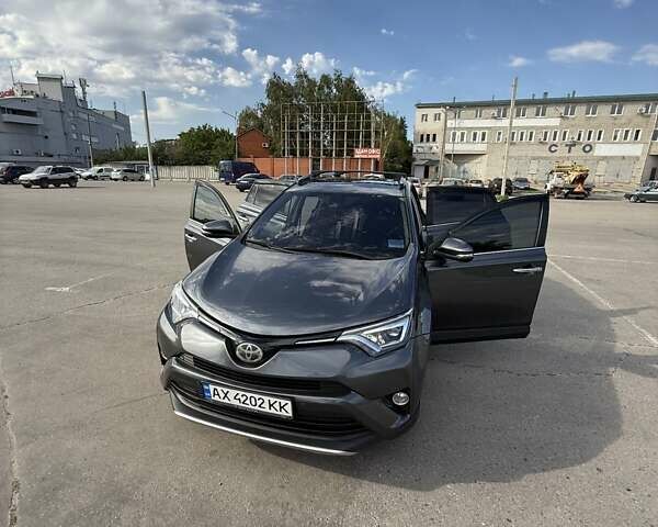 Тойота РАВ 4 2017 в Харькове на Automoto.ua Серый Тойота РАВ 4, объемом двигателя 2.49 л и пробегом 118 тыс. км за 22000 $, фото 28 на Automoto.ua