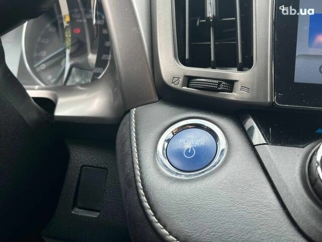 Тойота РАВ 4 2017 в Львове на Automoto.ua Серый Тойота РАВ 4, объемом двигателя 2.5 л и пробегом 143 тыс. км за 23990 $, фото 26 на Automoto.ua