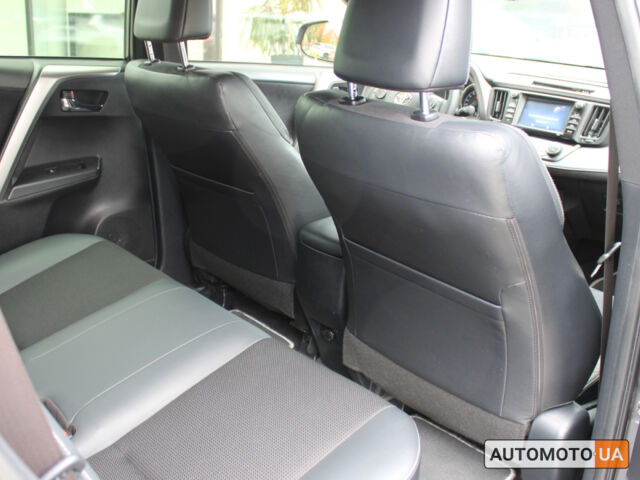 Сірий Тойота РАВ 4, об'ємом двигуна 2.5 л та пробігом 142 тис. км за 23300 $, фото 17 на Automoto.ua