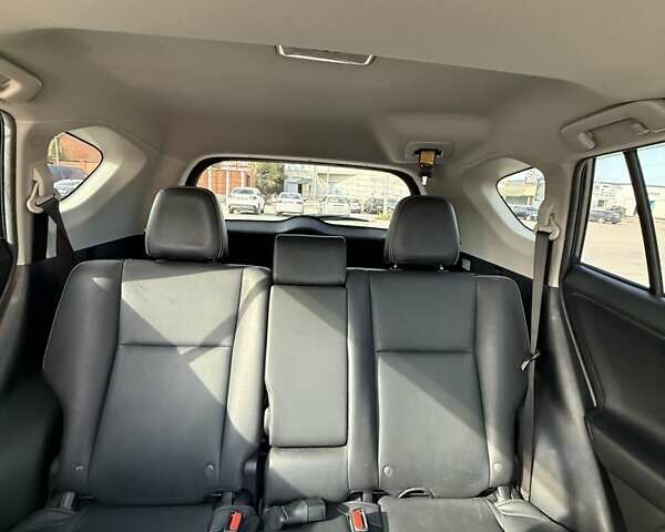 Тойота РАВ 4 2017 в Харькове на Automoto.ua Серый Тойота РАВ 4, объемом двигателя 2.49 л и пробегом 118 тыс. км за 22000 $, фото 12 на Automoto.ua